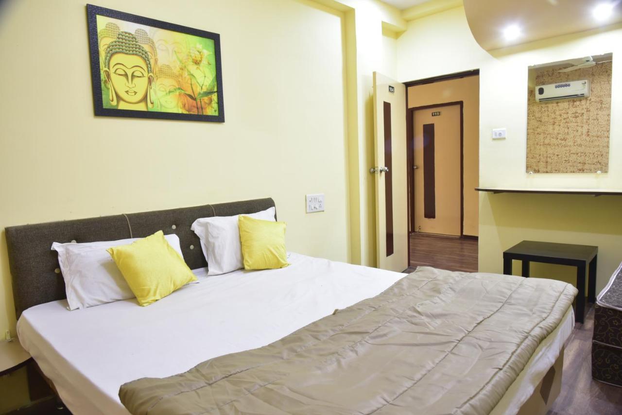 Hotel Drishti Inn Khāpri 外观 照片