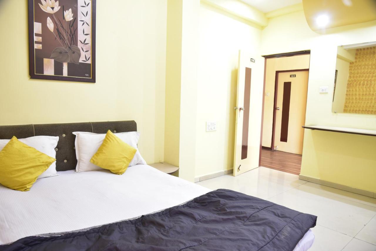 Hotel Drishti Inn Khāpri 外观 照片
